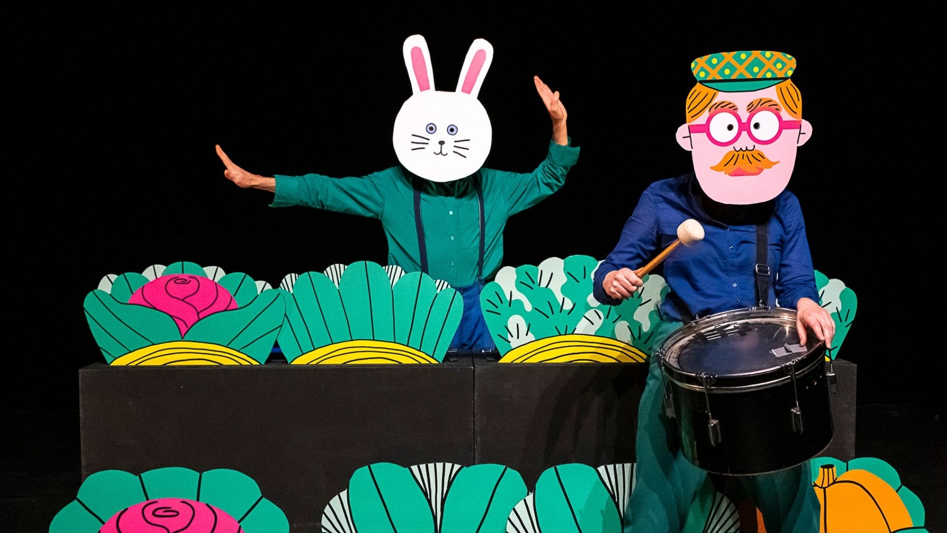 [Théâtre musical] Une poule sur la Lune – Cie Les Belles Oreilles ...